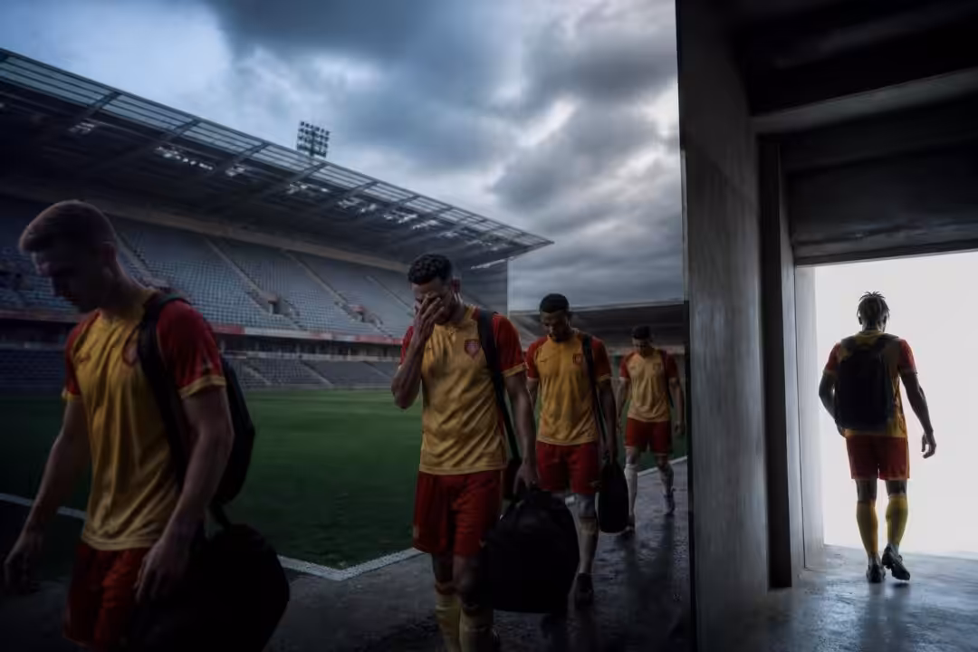mercato : le rc lens poursuit son dégraissage avec le départ annoncé de saint-maximin, marquant un tournant dans la saison du club.